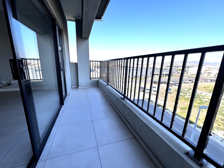 To Let 3 Bedroom Property for Rent in Sandown Western Cape